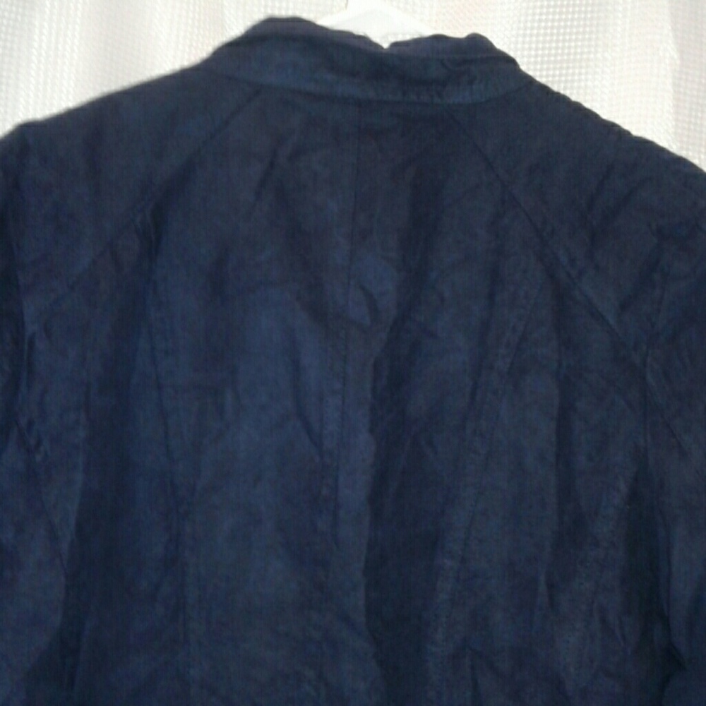 GUESS - Picture 2 of 4